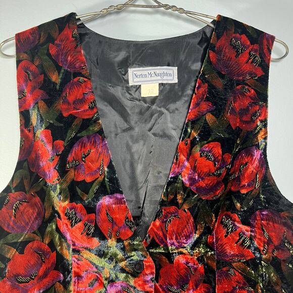 Women's Red Floral Vest - Picture 3 of 11